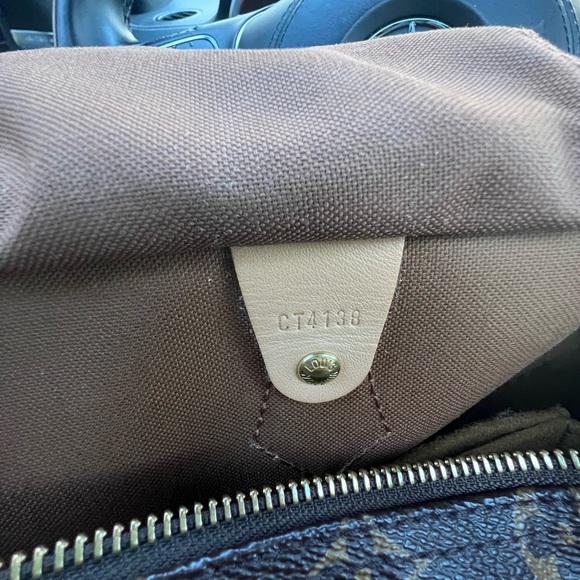 Louis Vuitton Speedy 35 in Monogram - Picture 11 of 17